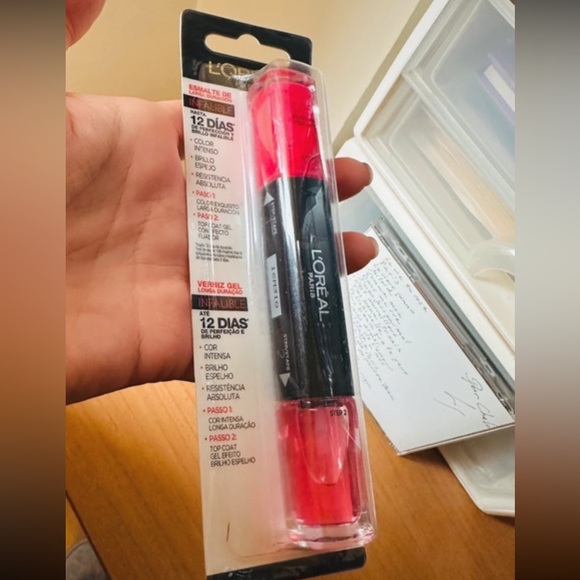 NWT LOreal -020- Fuschia for Life- Infallible Duo Long Lasting Nail Polish - Picture 3 of 4